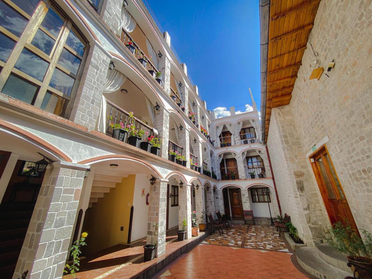 Golden Rest Latacunga Hotel Exterior foto