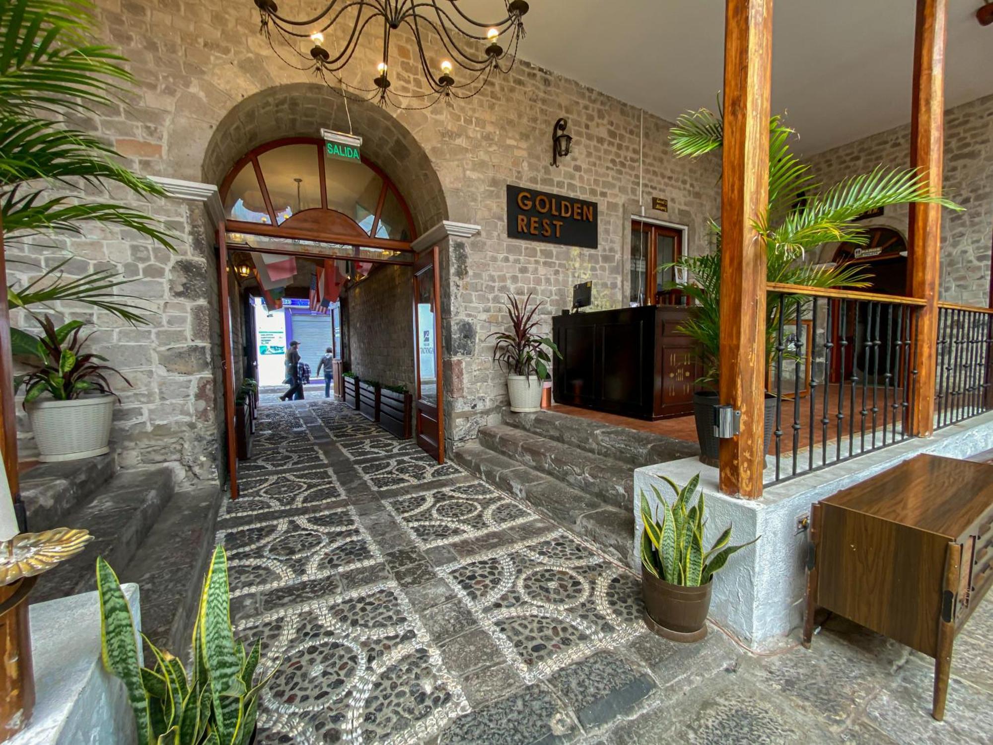 Golden Rest Latacunga Hotel Exterior foto