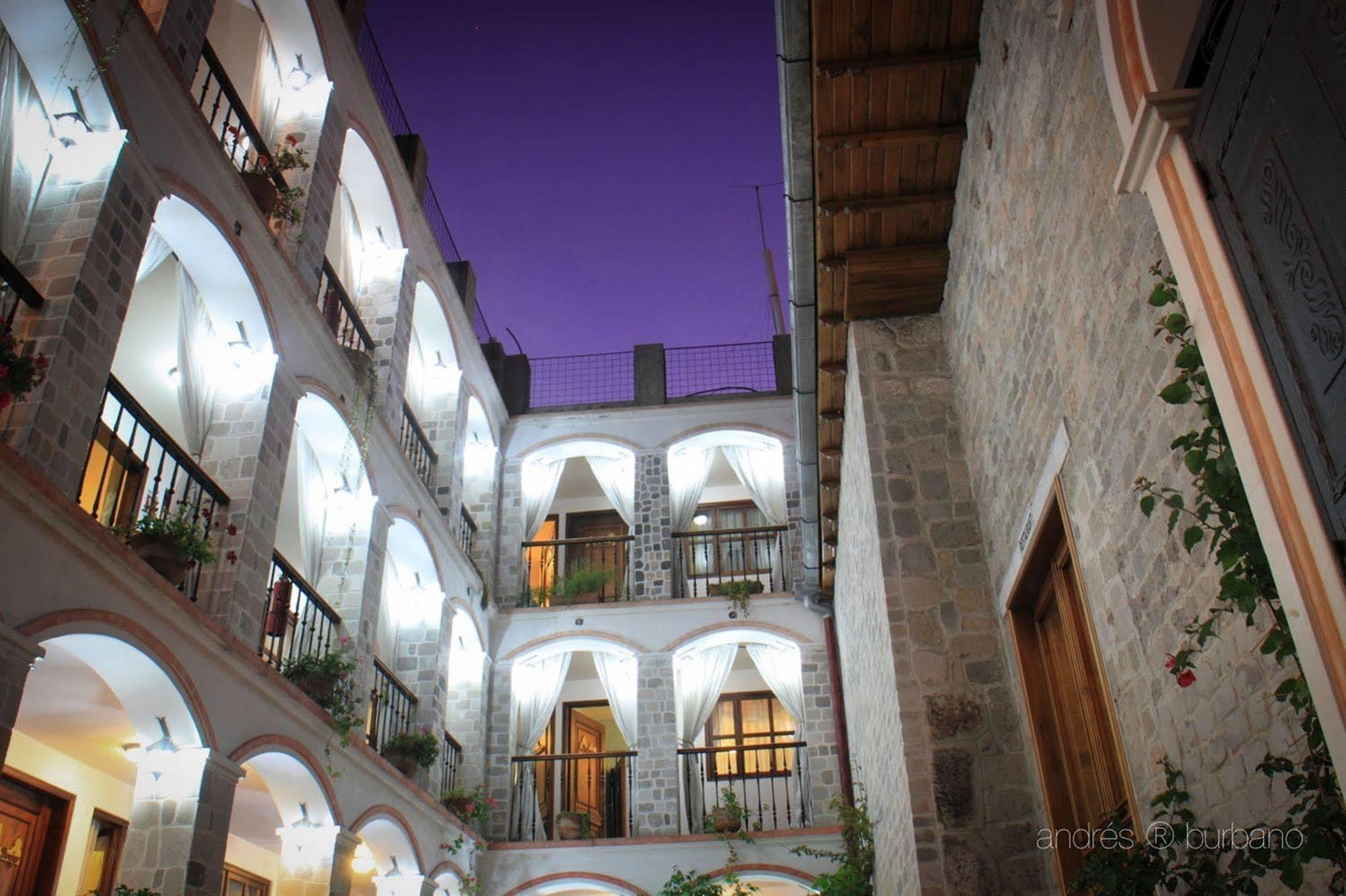 Golden Rest Latacunga Hotel Exterior foto